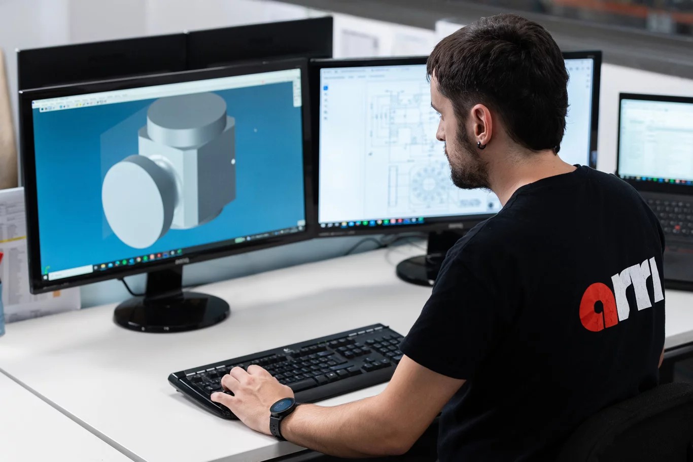 Strategic Management of Raw Materials as Part of Machining Services