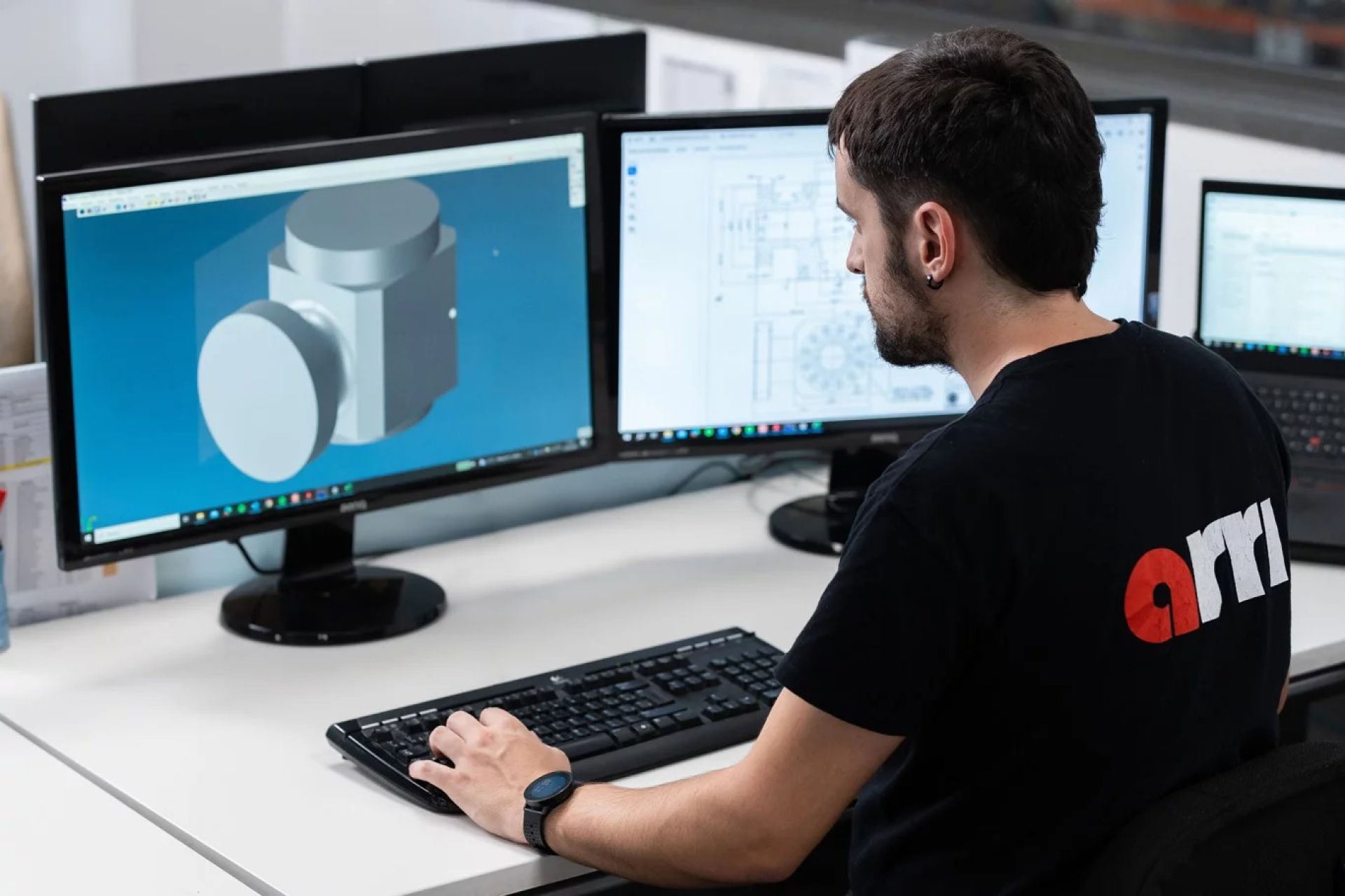 Strategic Management of Raw Materials as Part of Machining Services